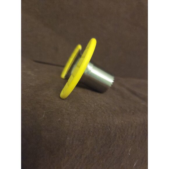 Hand Held Corn Cob Stripper Peeler with Stainless Steel Serrated Teeth - Picture 5 of 8